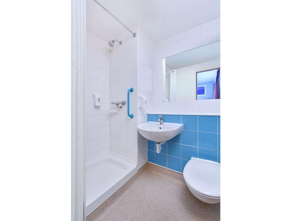 Travelodge Birmingham Yardley Ruang foto